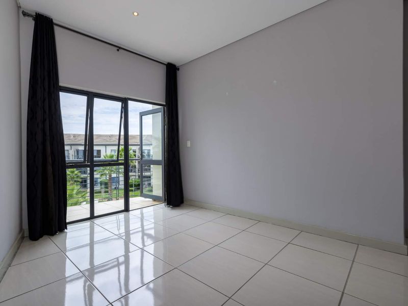 SPACIOUS 2 BEDROOM MODERN CONTEMPORARY GEM 5 MINUTES FROM THE HEART OF SANDTON! - Photo 7
