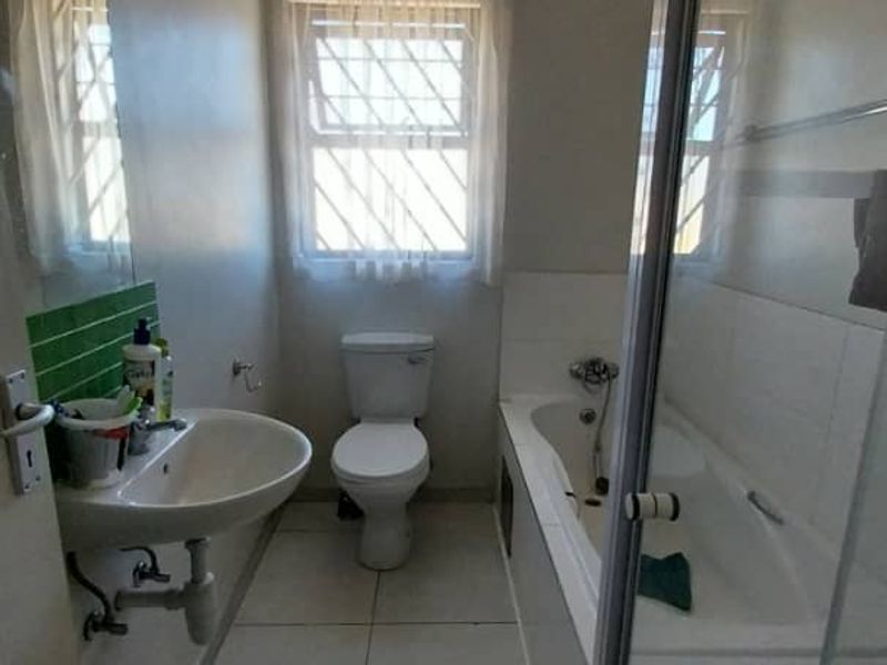 Charming 3-Bedroom Gem with 2 Baths Awaits You - Photo 6