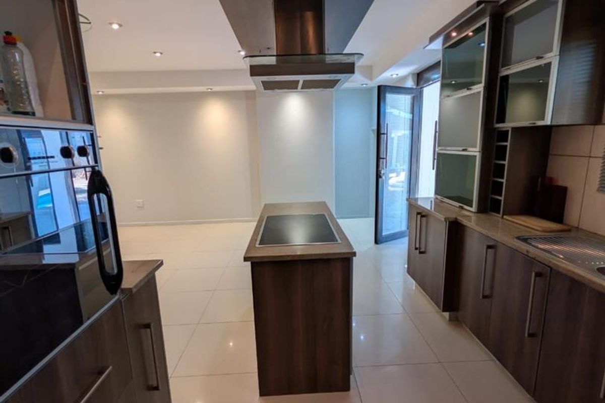 Five Bedroom House For Sale in Academia - Photo 2