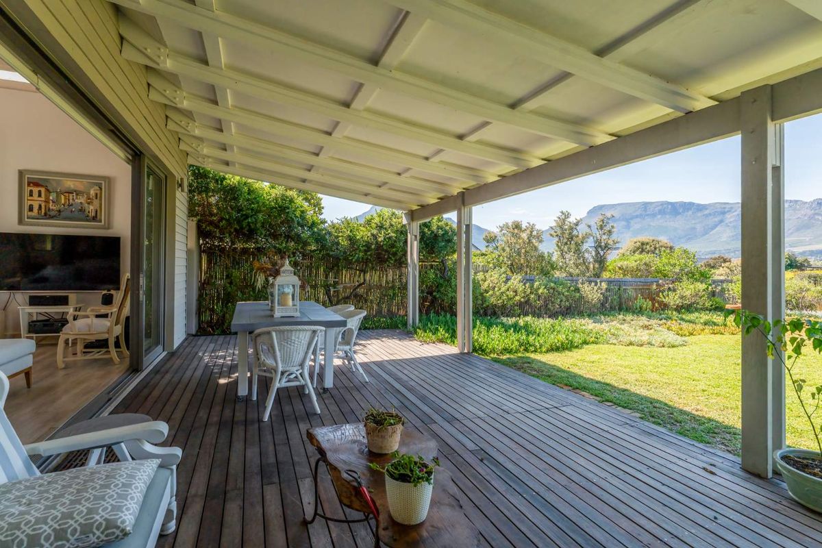 Family Home in Lake Michelle Eco Estate - Photo 4