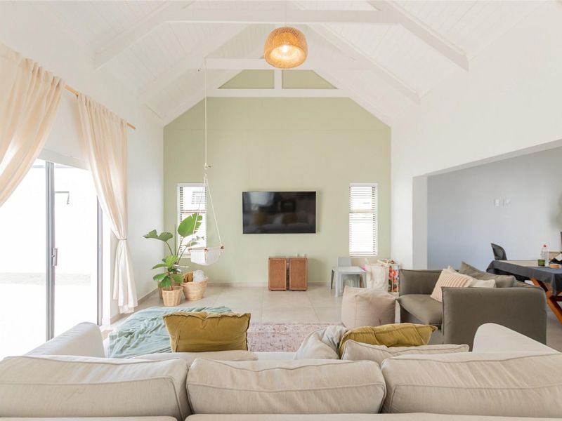 Modern 3 Bedroom House in Laguna Heights Estate - Photo 4