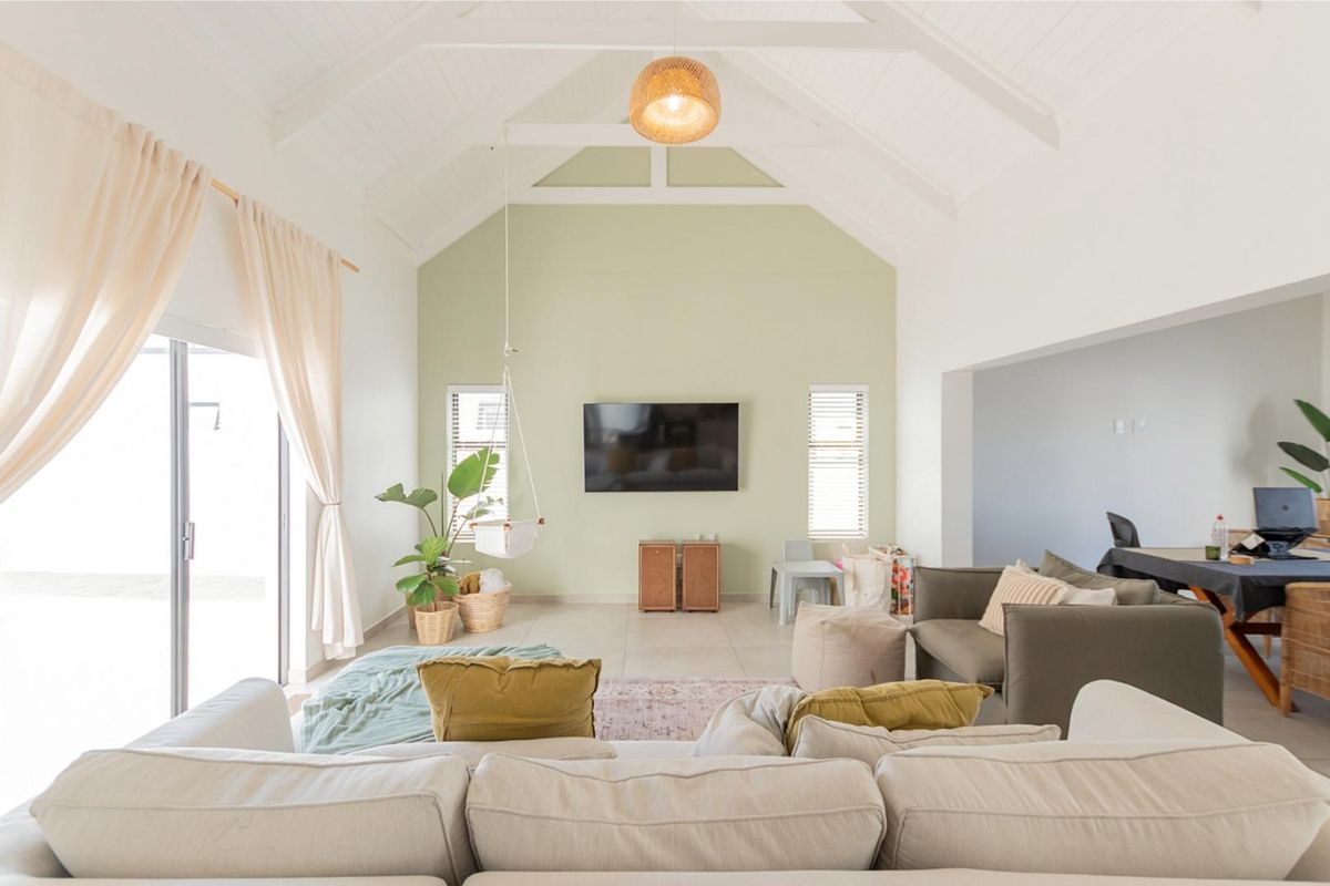 Modern 3 Bedroom House in Laguna Heights Estate - Photo 4