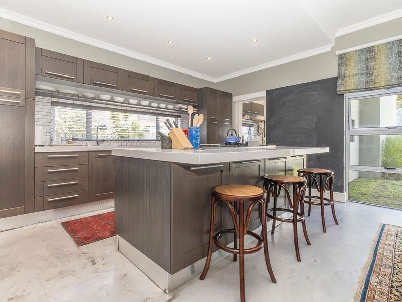 Elegant Four Bedroom Contemporary Farm House - Photo 7