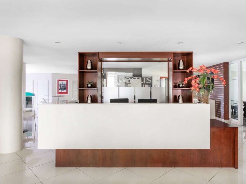 Unlimited office access in Regus Parktown. - Photo 4