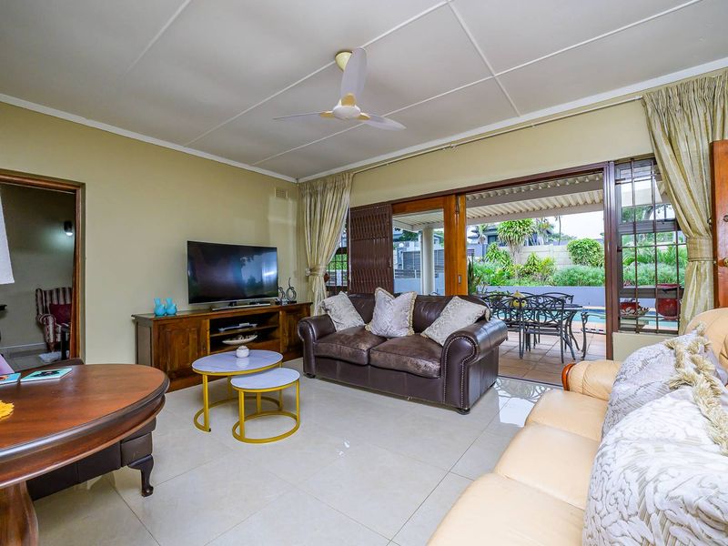 HENDRA - MUCH LOVED FAMILY HOME ON DEAD FLAT LAND WITH 2 BEDROOM COTTAGE - Photo 5