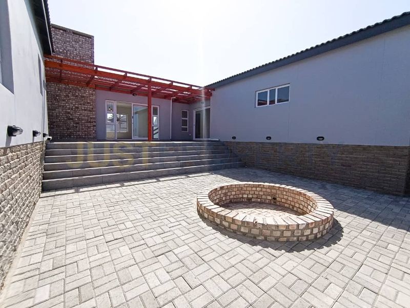 FOR SALE | Spacious Modern Home with Income-Generating Flat - Photo 3