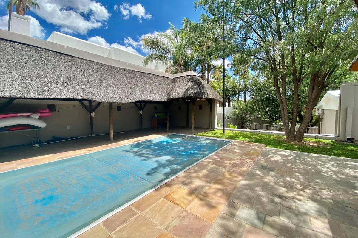 MODERN GUESTHOUSE FOR SALE IN SUIDERHOF - Photo 3