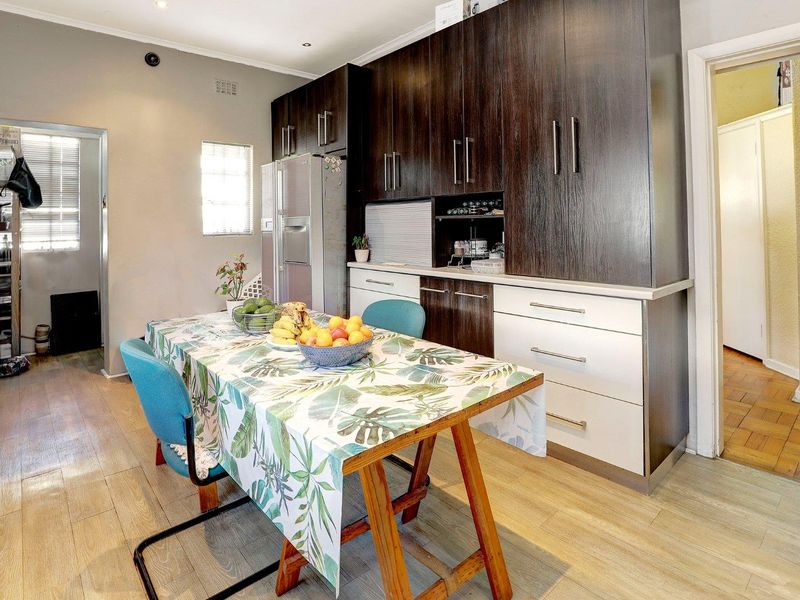 Family home in Vredelust - a few steps from Louis Leipoldt Medi-Clinic! - Photo 9