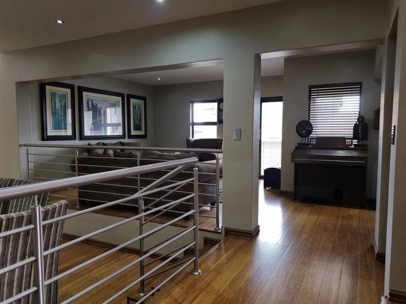 Elevated Estate Living Where Luxury, Security and Lifestyle Unite - Photo 4