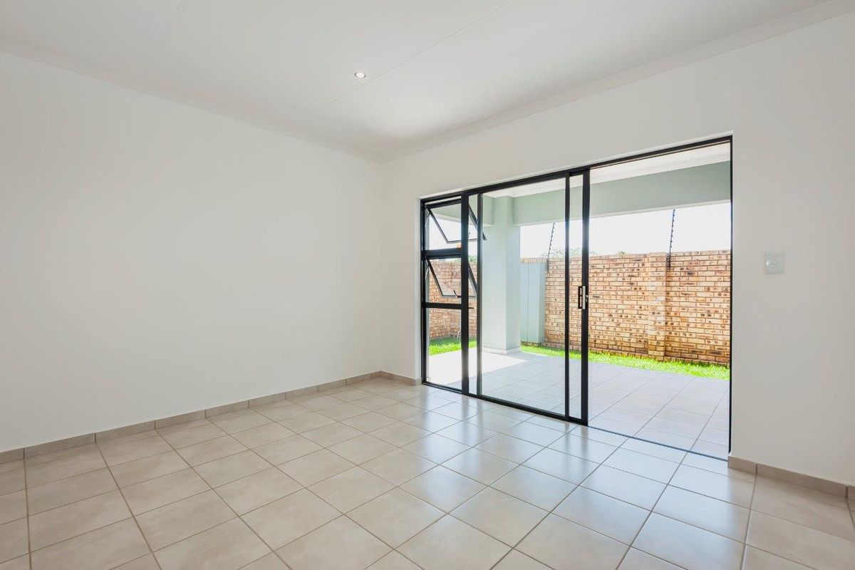 Facebrick simplex cluster only 4 in complex, Brand New so no Transfer Duties. - Photo 3