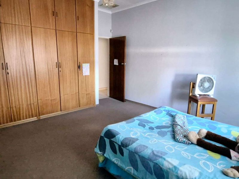 Neat and Spacious Family Home, Perfect for Entertaining! - Photo 7