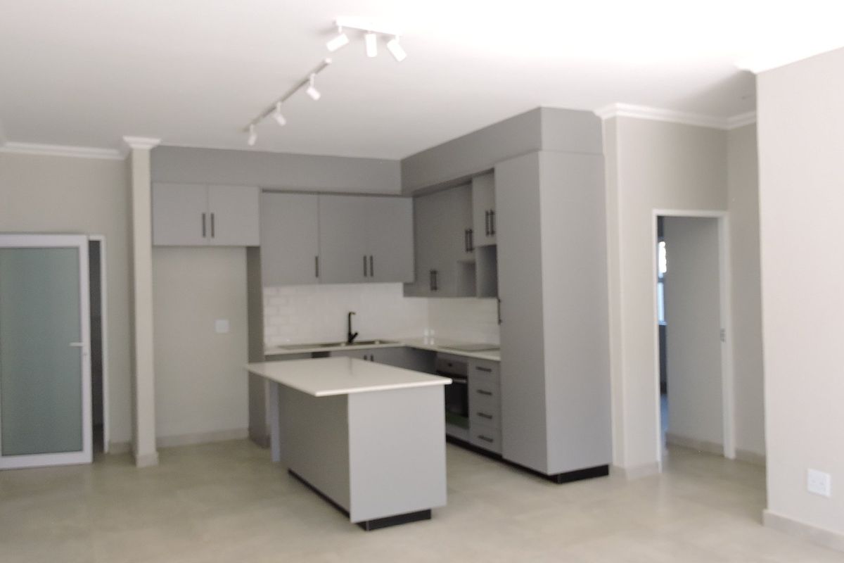 Modern ground floor 2 Bedroom apartment with garden in Brooklyn - Photo 2