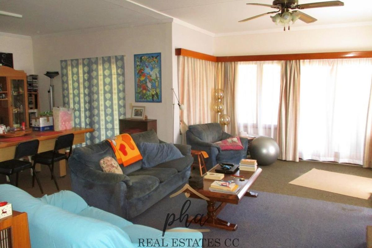 House with 2 flatlets for sale - Swakopmund - Photo 5