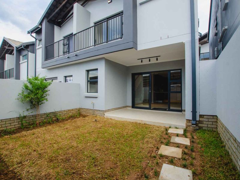 Move In, Live Smart - With Backup Water & Electricity! - Photo 2