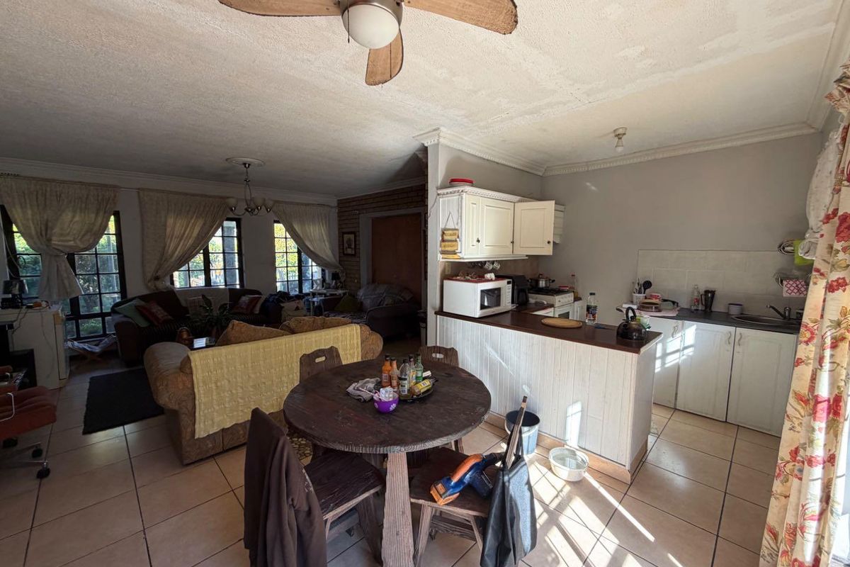 SPACIOUS FAMILY HOME OR INCOME GENERATING OPPORTUNITY! - Photo 5