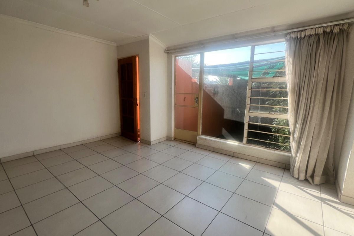 Cozy Cluster with Garden & Built-in Braai!" - Photo 2