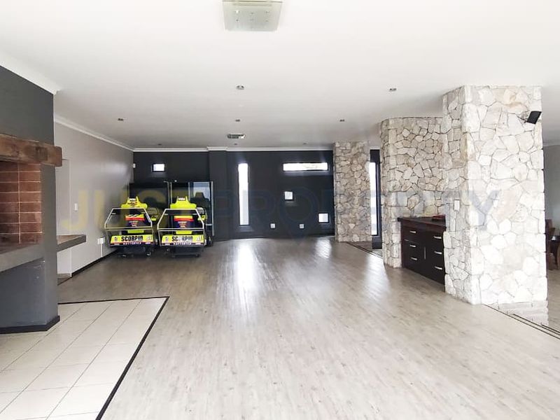 5 Bedroom Family Home - Photo 4