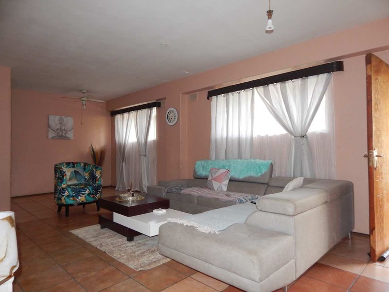 2 BEDROOM APARTMENT FOR SALE - Photo 4