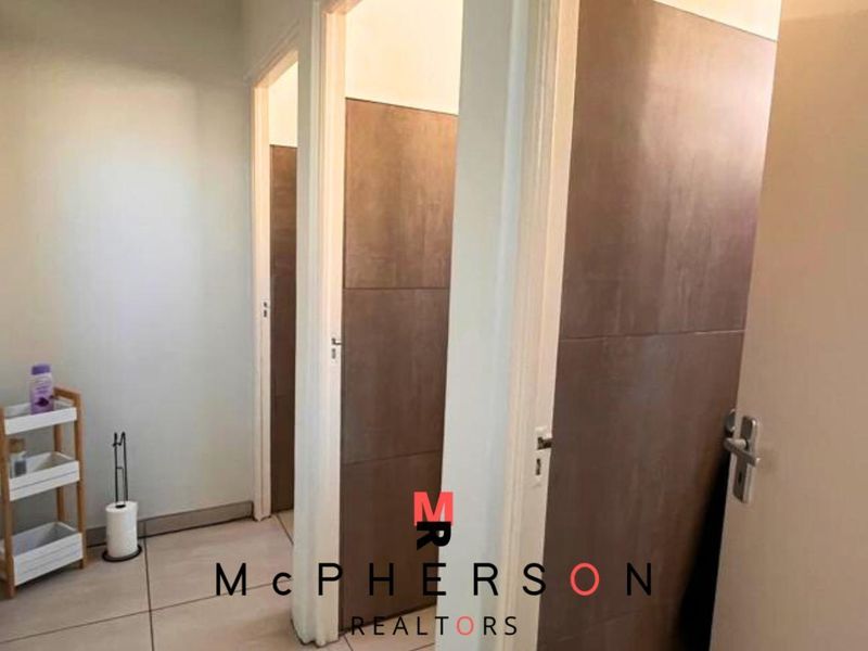 Beautiful Office Space for Sale - Photo 10