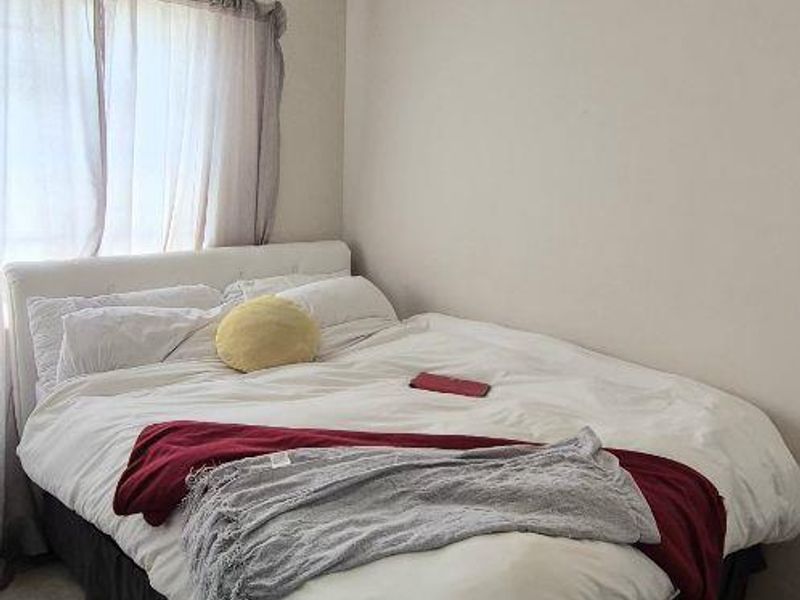 FOR sale spacious 2 bedroom unit in Rocky Crest - Photo 8