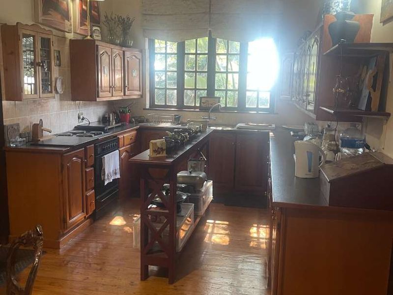 A Warm & Welcoming Kensington Gem — A Home Filled With Heart and Character - Photo 10