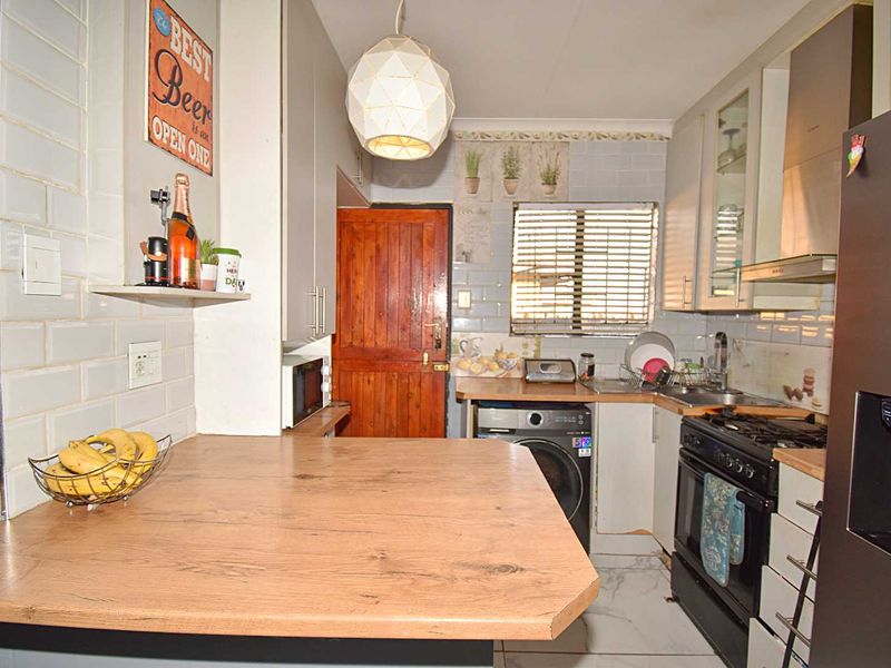 Perfect Starter Home - Photo 9