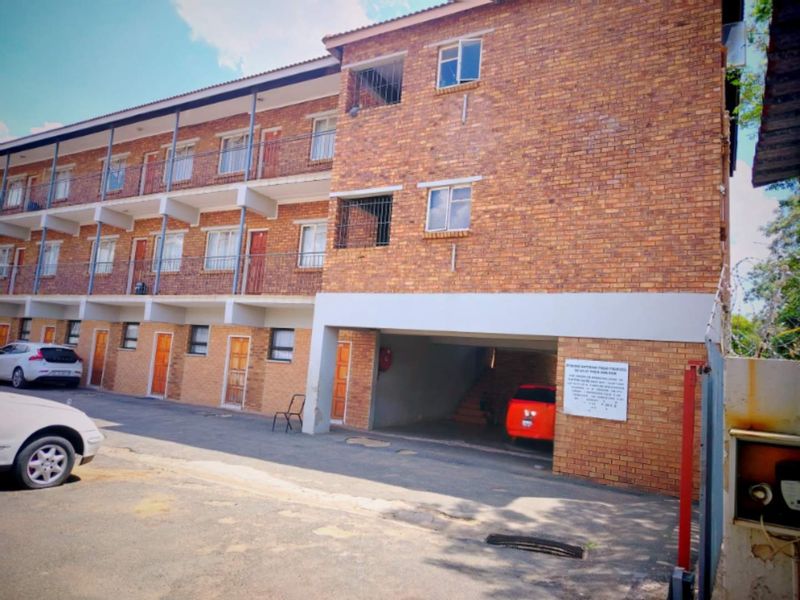 A BLOCK OF FLATS FOR SALE - Photo 3