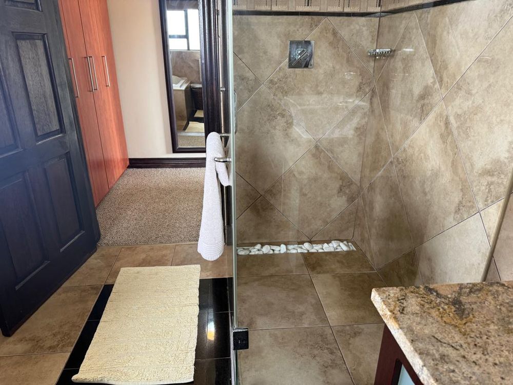 en suite bathroom 2