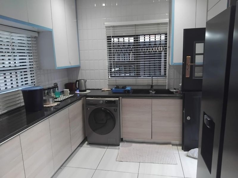 very morden house - Photo 4