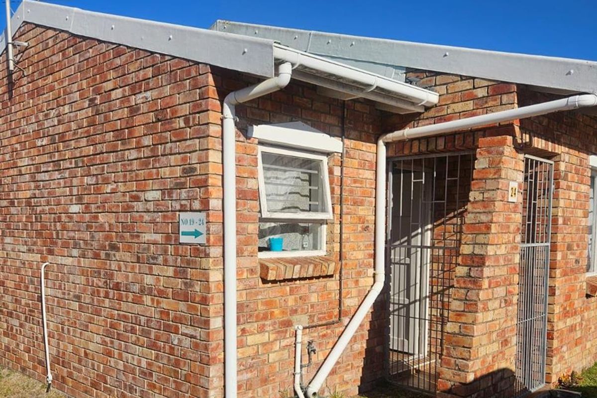 2 Bedroom Townhouse in Lorraine - Photo 3