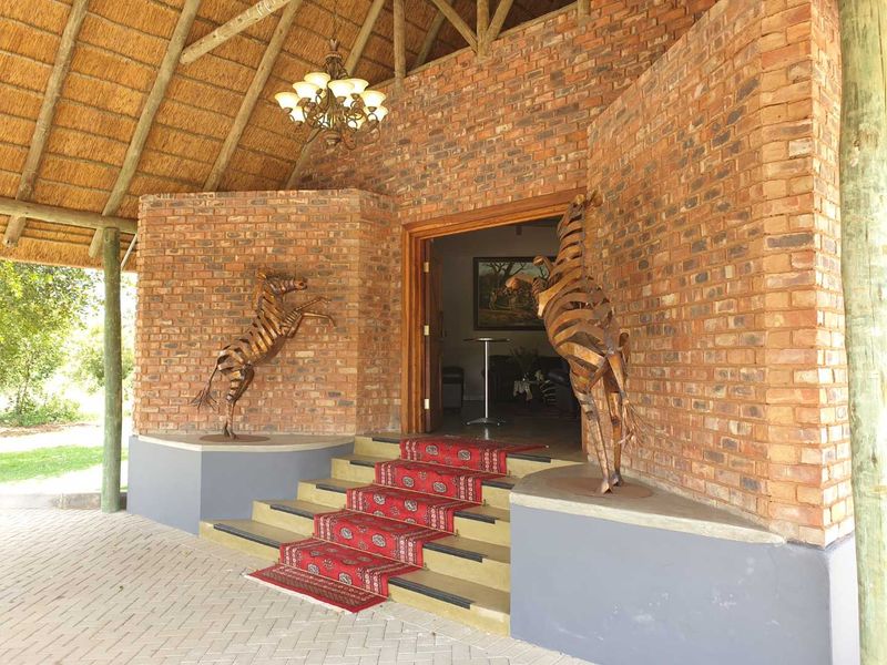 Sterling Bush Lodge - Photo 2