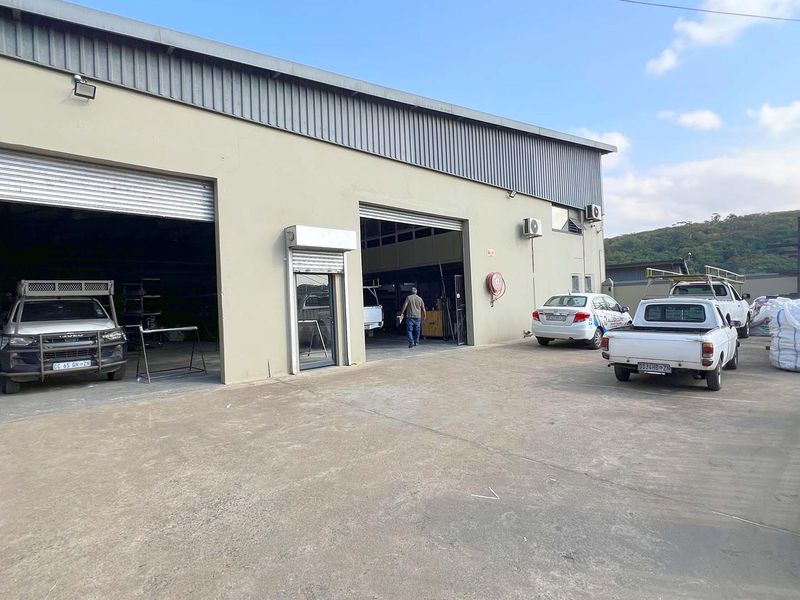 FACTORY / WAREHOUSE FOR SALE - Photo 2