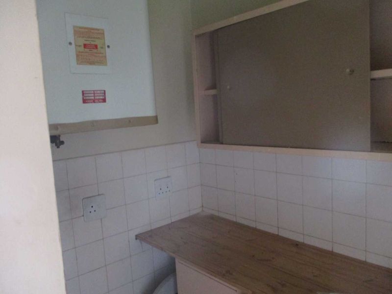 A SPACIOUS BACHELOR FLAT TO RENT IN SUNNYSIDE - Photo 4
