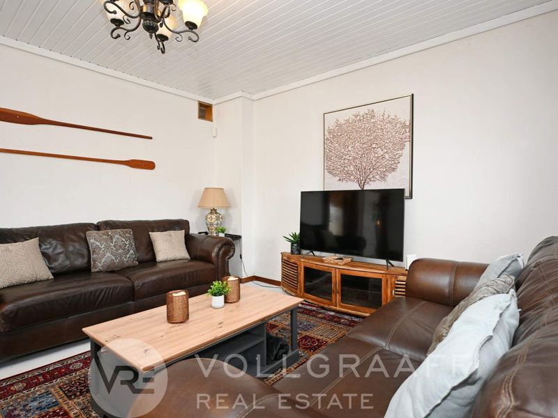 Furnished 3 Bedroom House To Rent - 1 June 2026 - Photo 4