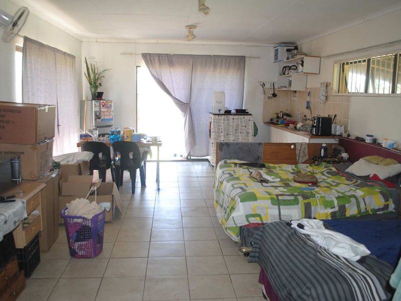 Bachelor Flat on a neat small holding (Available Plans for 2x 2 Bedroom Townhouses) - Photo 6