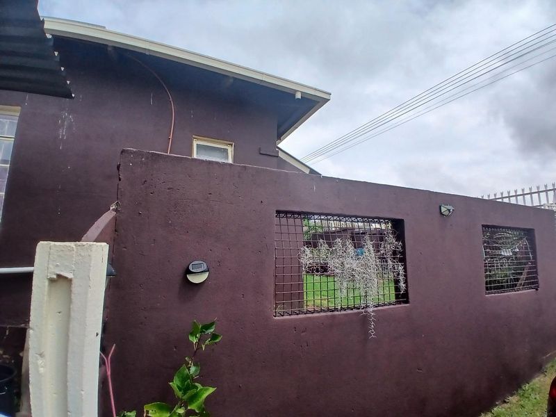 Family Home For Sale with Solar - Photo 3