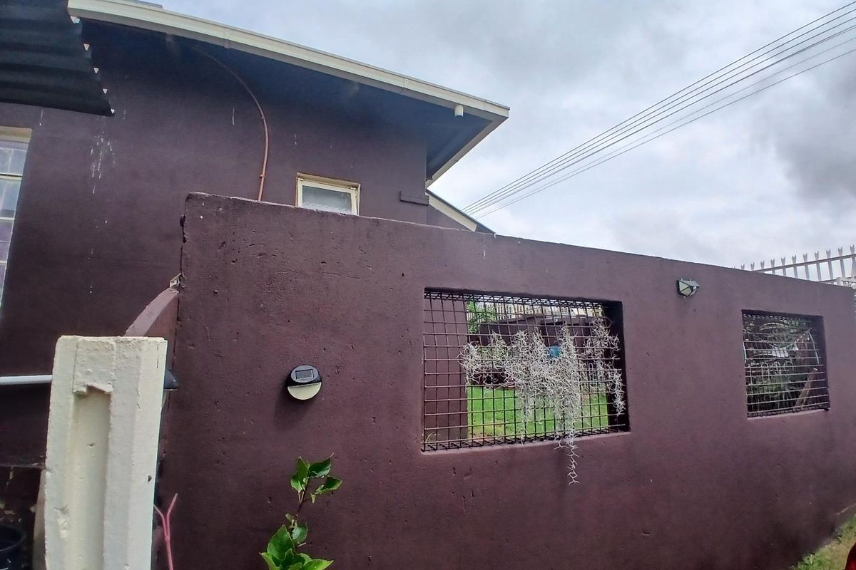 Family Home For Sale with Solar - Photo 3