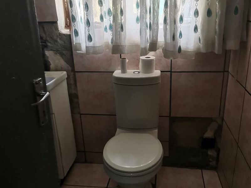 2 Bedrooms House For Sale - Photo 7