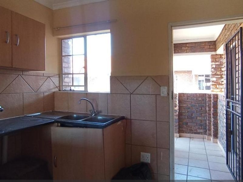 2 Bedroom Apartment For Sale In Clarina - Photo 3