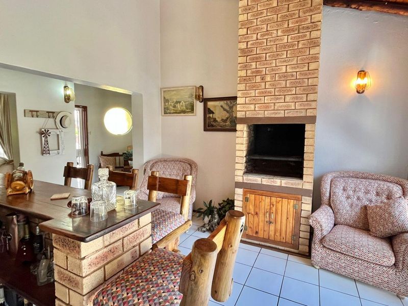 Luxurious Living Awaits in Sunward Park Village! - Photo 9