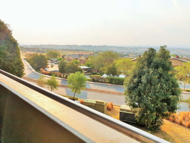 The ultimate blend of easy, modern living and awesome estate perks - Photo 2