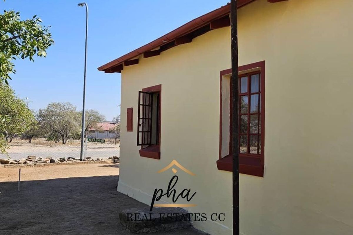 3 Bedroom house for sale in Usakos - Photo 2