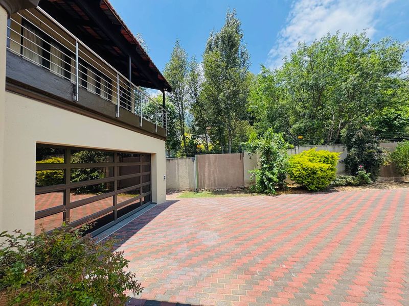 Exquisite Double Story Family Residence For Sale In Rynfield - Photo 4