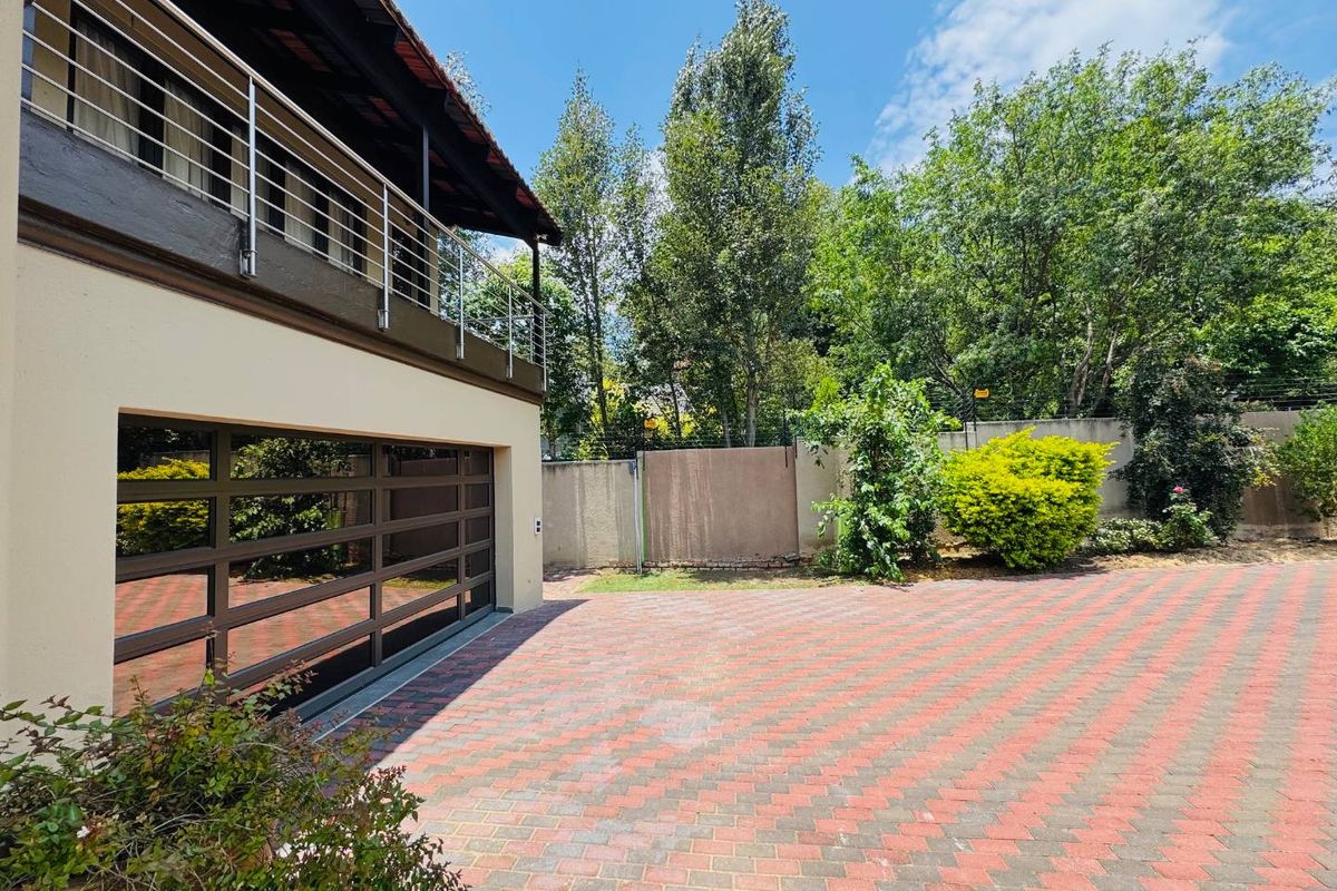 Exquisite Double Story Family Residence For Sale In Rynfield - Photo 4