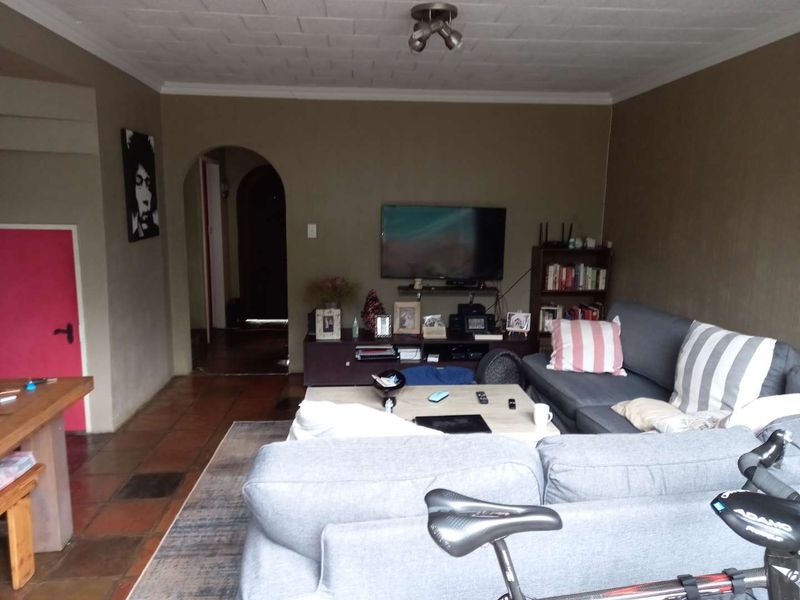 2 Bedroom 1 Bathroom unit in Cresta - Photo 9