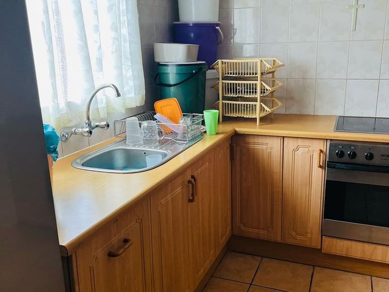 3 Bedroom house in a security ESTATE in Van Rebeeck Park - Photo 3