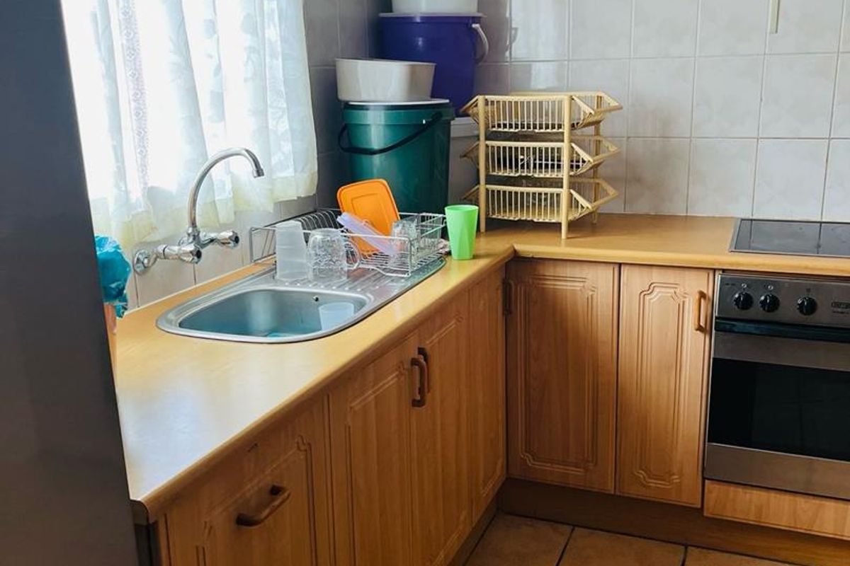 3 Bedroom house in a security ESTATE in Van Rebeeck Park - Photo 3