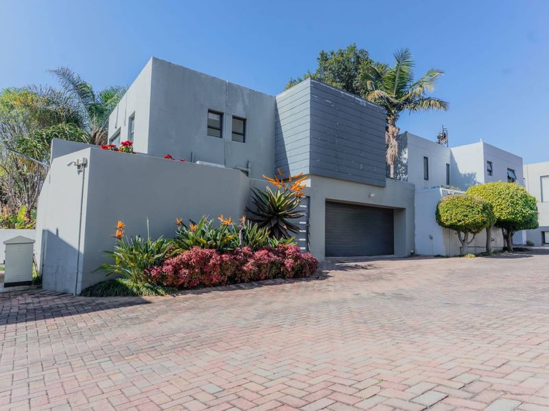 Modern, 3 Bedroom, 3.5 Bath - Photo 1