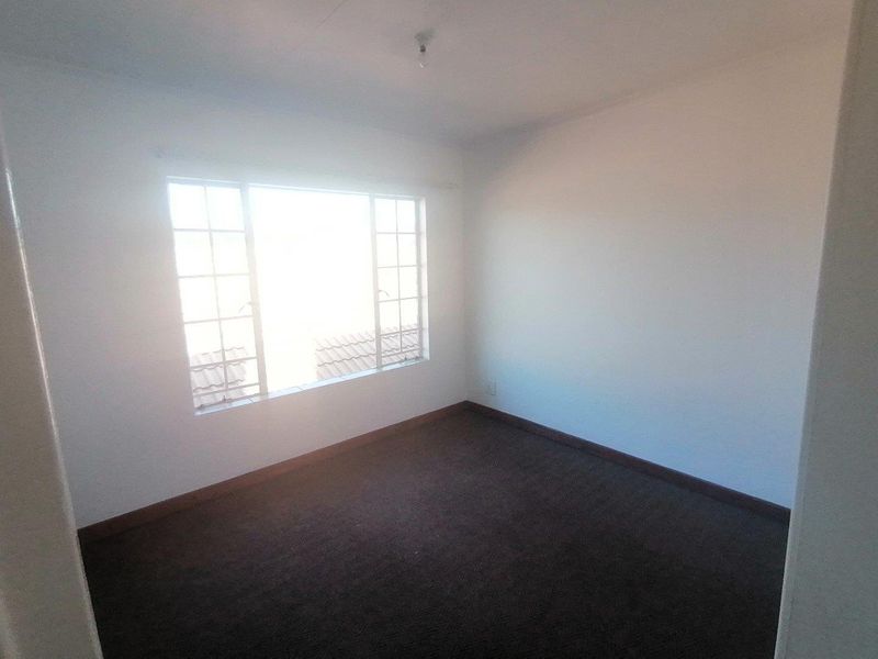 Modern 2-Bedroom Duplex in a Secure Estate – Annlin - Photo 10