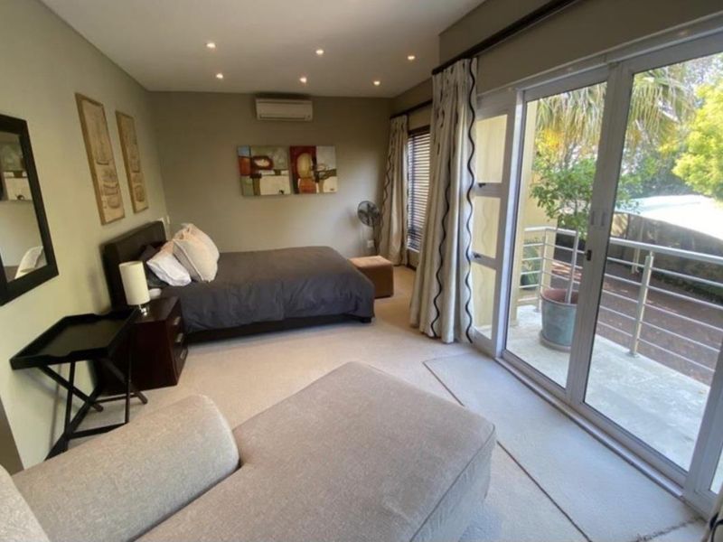 AN UPMARKET ONE BEDROOM GARDEN COTTAGE - Photo 10